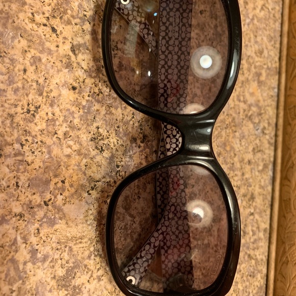 COACH SUN GLASSES ! NEW CONDITION! ! - Picture 6 of 8